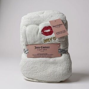 Juicy Couture White Bath towel Set with pink lips